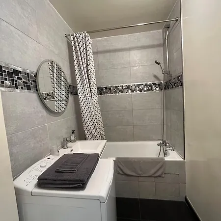 Appartement 12 Min Paris - Parking Prive Gratuit - Wifi - Netflix - Balcon Enghien-les-Bains Exterior photo