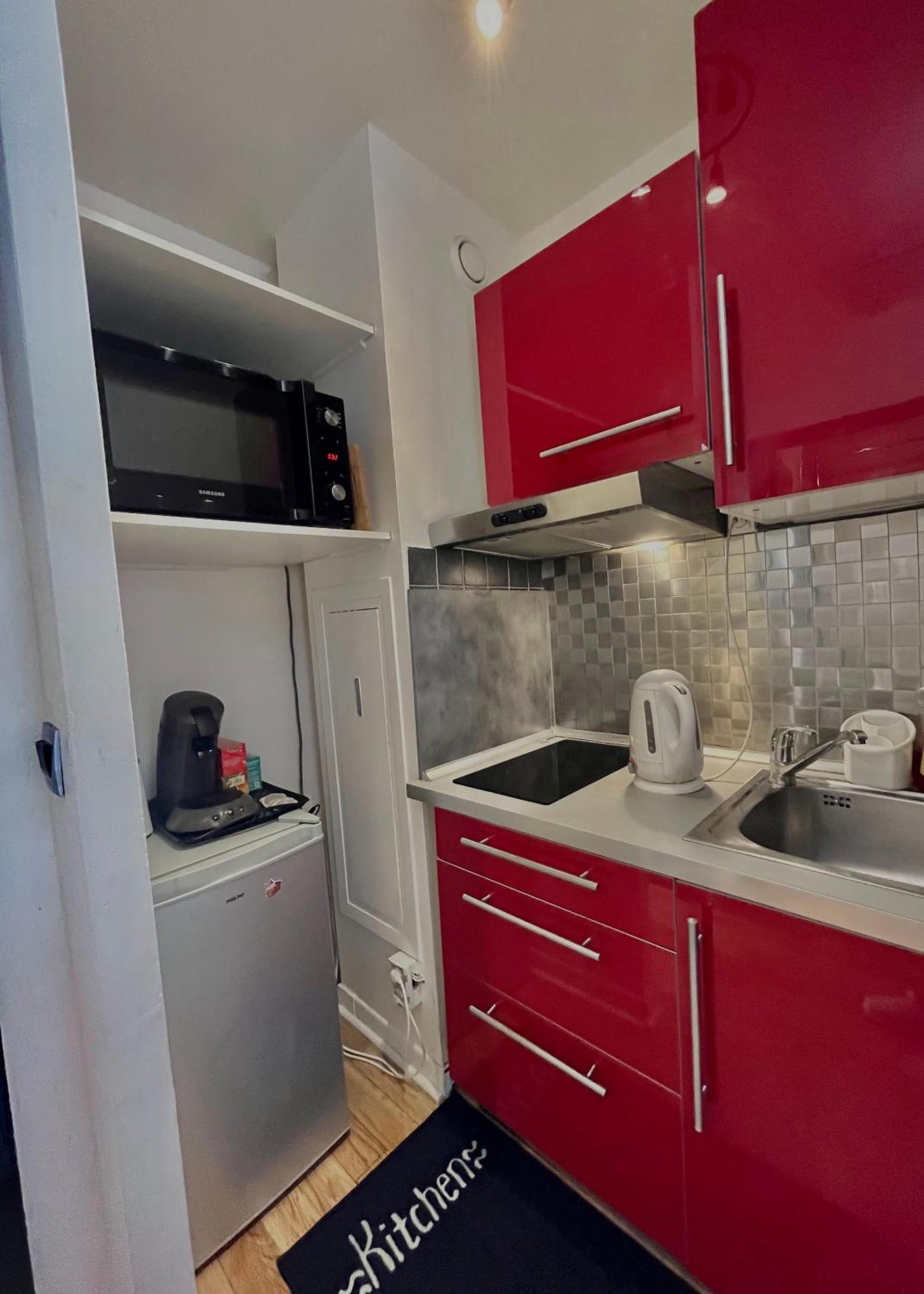 12 Min Paris - Parking Prive Gratuit - Wifi - Netflix - Balcon